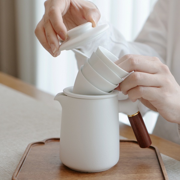 �ӱ��� �޴�� Ƽ�̼�Ʈ ���ڱ� Ƽ��Ʈ �ٰ�1 ����4 �޴���Ŀ�ġ